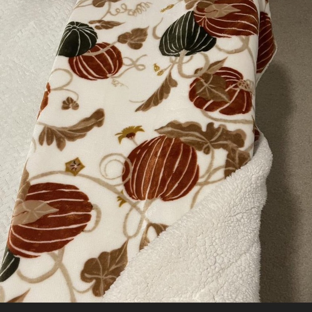 Cozy up by the fire pumpkin 🎃 blanket - Picture 2 of 2